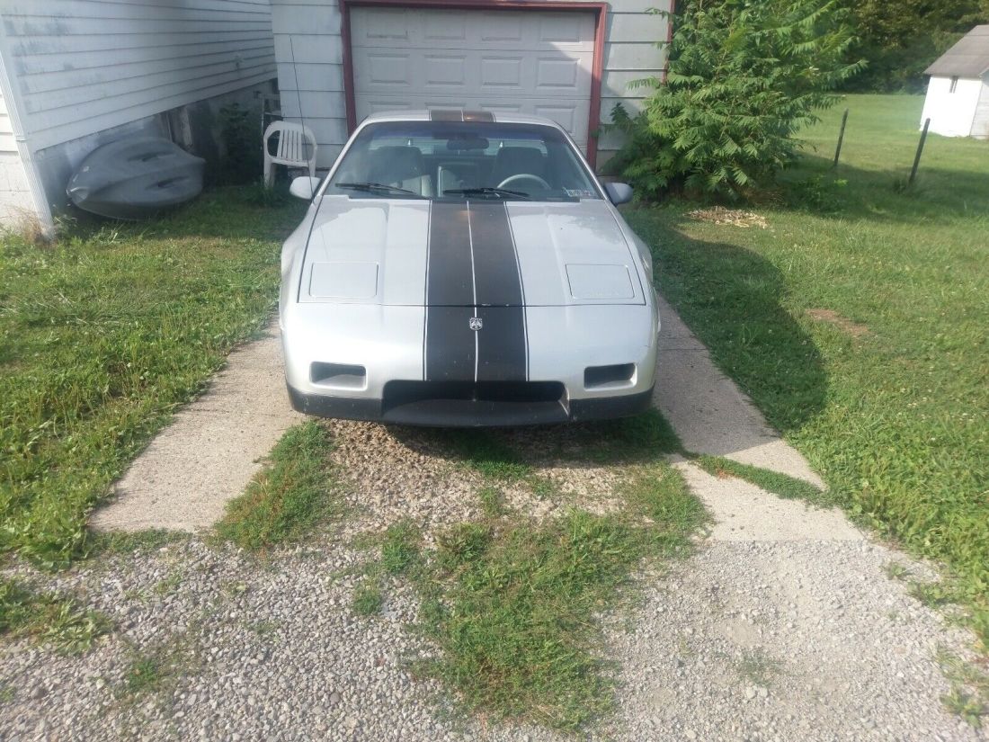 1987 Pontiac Fiero Coupe Grey RWD Automatic SE 1987 Pontiac Fiero SE