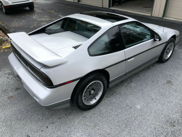 1987 Pontiac Fiero GT - photo 6