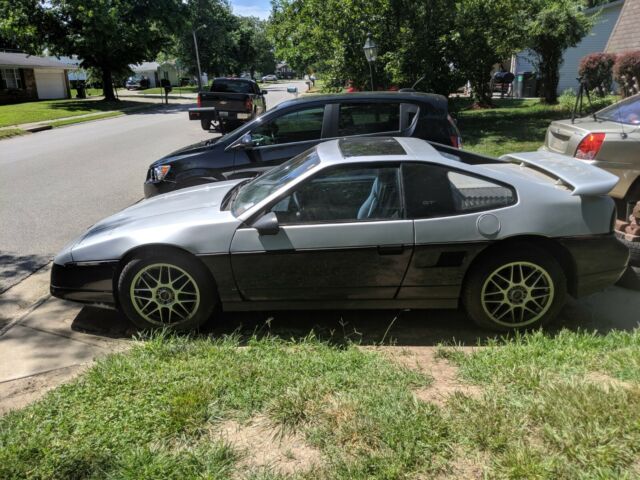 1987 Pontiac Fiero Needs work