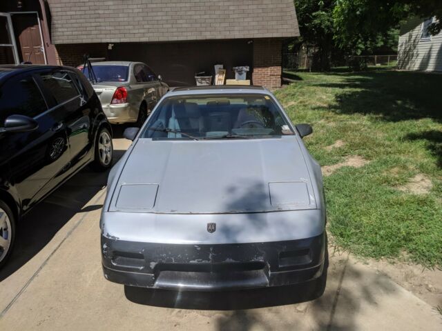 1987 Pontiac Fiero Needs work - photo 2