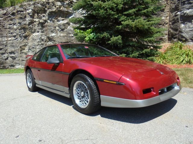 1987 PONTIAC FIERO GT 29K MILES 1987 Pontiac Fiero GT