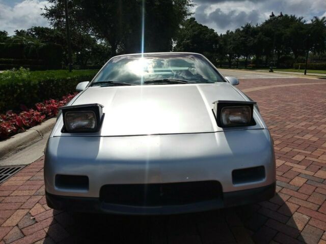 1987 Pontiac Fiero SE - photo 3