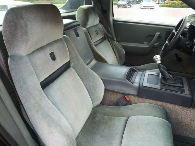 1987 Pontiac Fiero SE - photo 9
