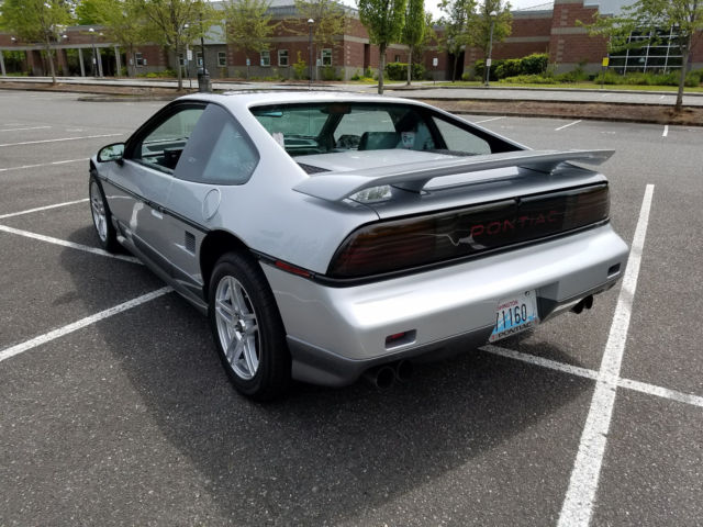 1987 Pontiac Fiero GT - photo 2