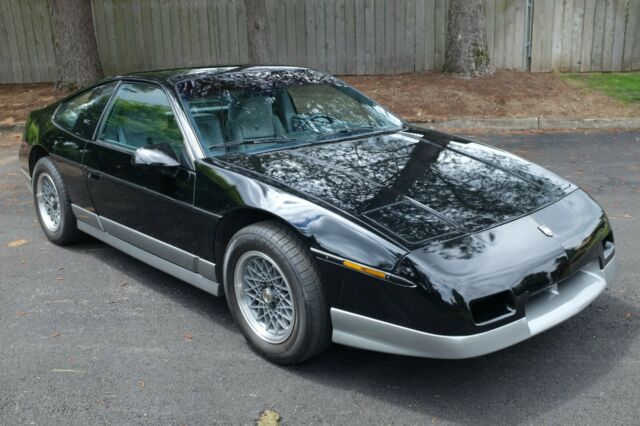 1987 Pontiac Fiero GT 5 speed manual sunroof & spoiler delete original paint 1987 Pontiac Fiero GT