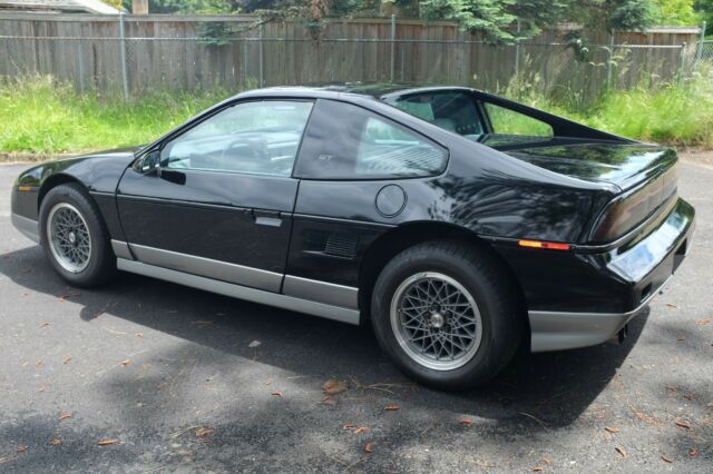 1987 Pontiac Fiero GT - photo 2
