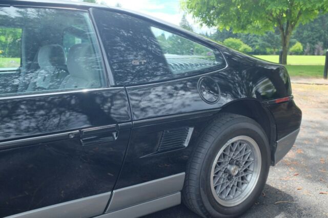 1987 Pontiac Fiero GT - photo 4