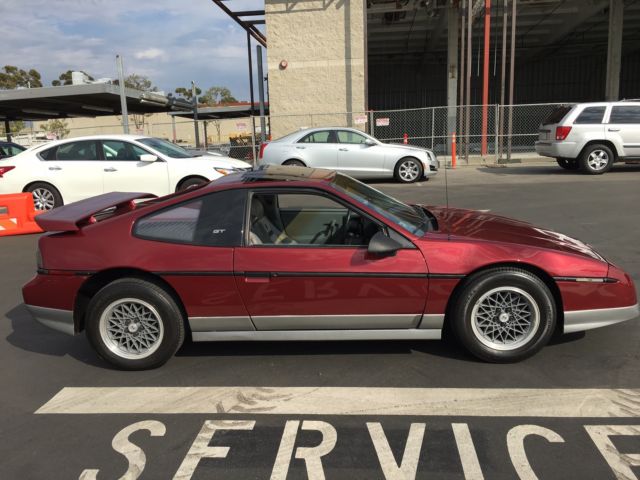 1987 Pontiac Fiero GT - photo 2