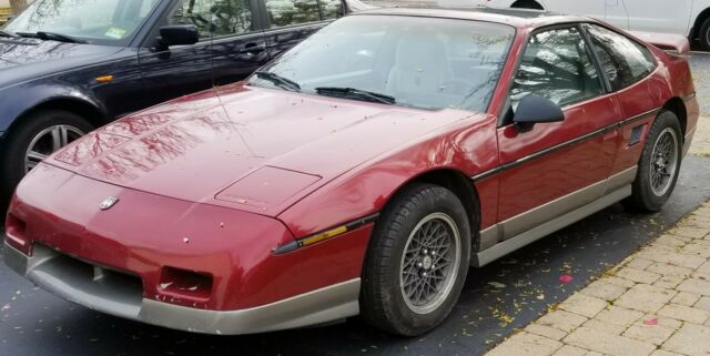 1987 Pontiac Fiero GT - photo 2