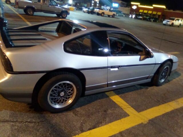 1987 Pontiac Fiero Gt Fastback - photo 3