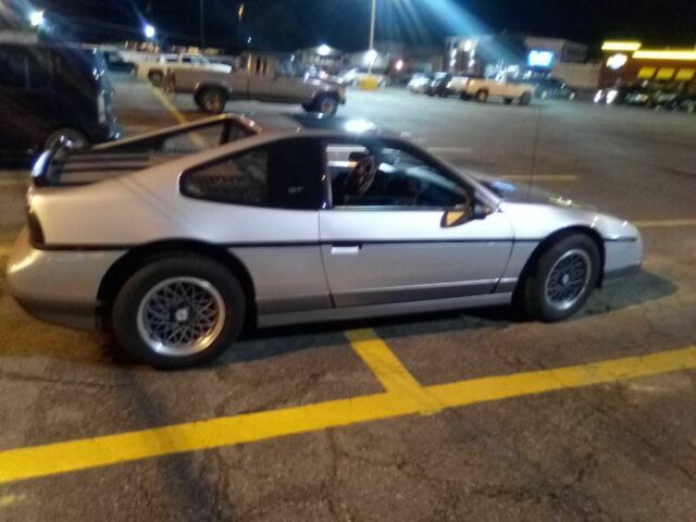 1987 Pontiac Fiero Gt Fastback - photo 4