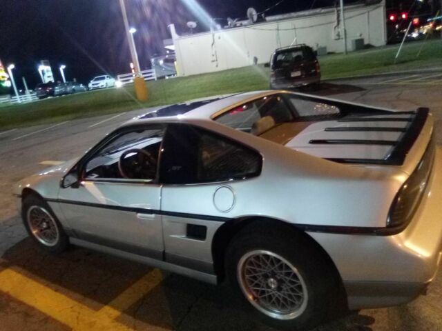 1987 Pontiac Fiero Gt Fastback - photo 6