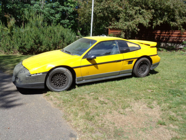 1987 Pontiac Fiero GT for parts or restore 1987 Pontiac Fiero