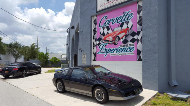 1987 Pontiac Fiero GT - Mid-Engine V6, Manual Trans, Extra Options, Cold A/C! 1987 Pontiac Fiero 2dr GT Coupe