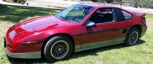 1987 Pontiac Fiero GT - photo 2