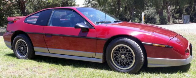 1987 Pontiac Fiero GT - photo 4