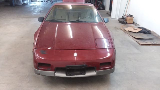 1987 Pontiac Fiero - photo 2