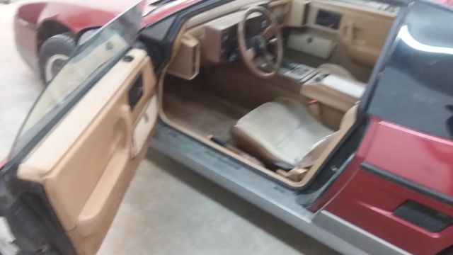 1987 Pontiac Fiero - photo 4