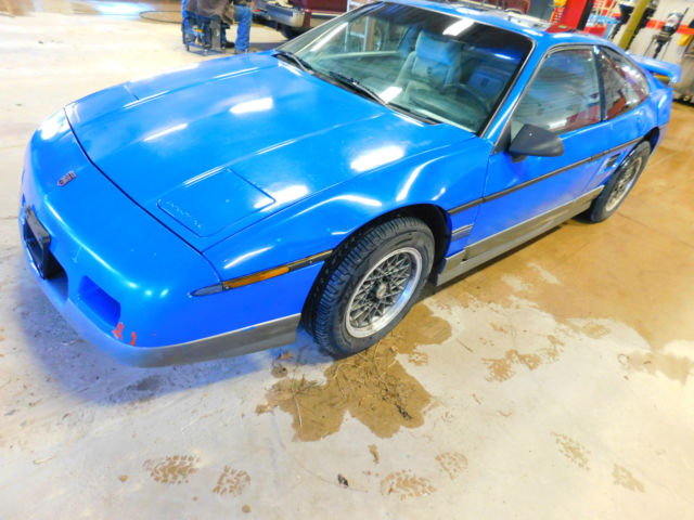1987 Pontiac Fiero GT - photo 2