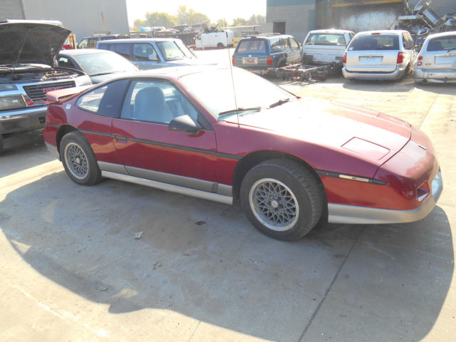 1987 PONTIAC FIERO GT V-6 5 SPEED TRANS GOOD TO RESTORE PARTS COMPLETE CAR 1987 Pontiac Fiero