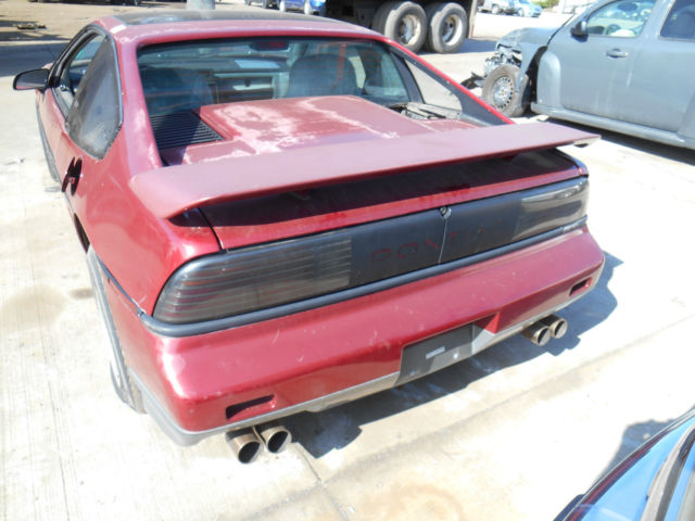 1987 Pontiac Fiero - photo 3