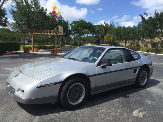 1987 Pontiac Fiero GT V6 - photo 2
