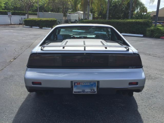 1987 Pontiac Fiero GT V6 - photo 3