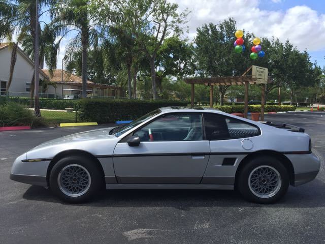 1987 Pontiac Fiero GT V6 - photo 5
