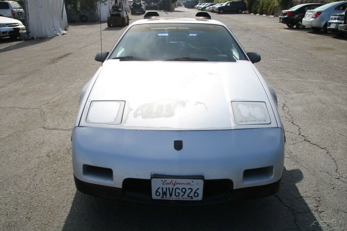 1987 Pontiac Fiero SE - photo 8
