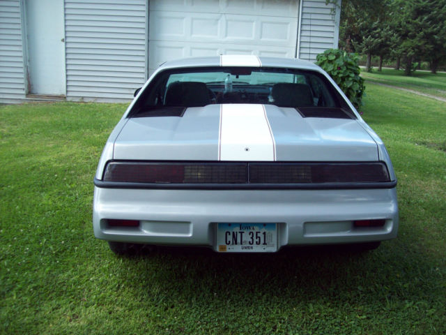1987 Pontiac Fiero - photo 3