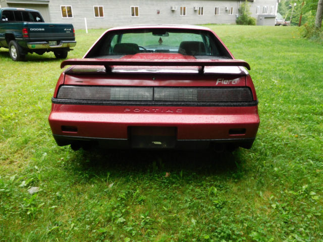 1987 Pontiac Fiero SE - photo 4