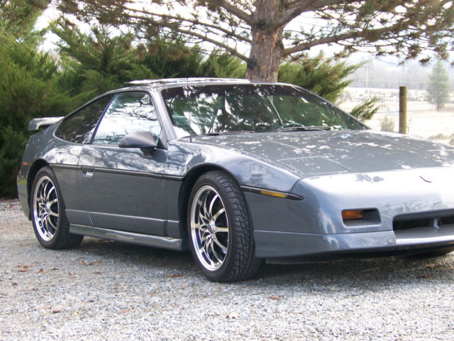 1987 Pontiac Fiero V8 6 Speed 1987 Pontiac Fiero