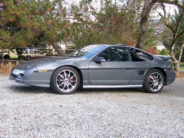 1987 Pontiac Fiero - photo 3