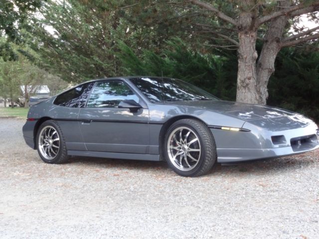1987 Pontiac Fiero - photo 5