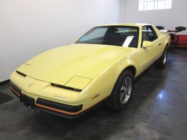 1987 Pontiac Firebird Formula 350 Only 31K Miles Yellow Rare Find Incredible Car 1987 Pontiac Firebird Formula