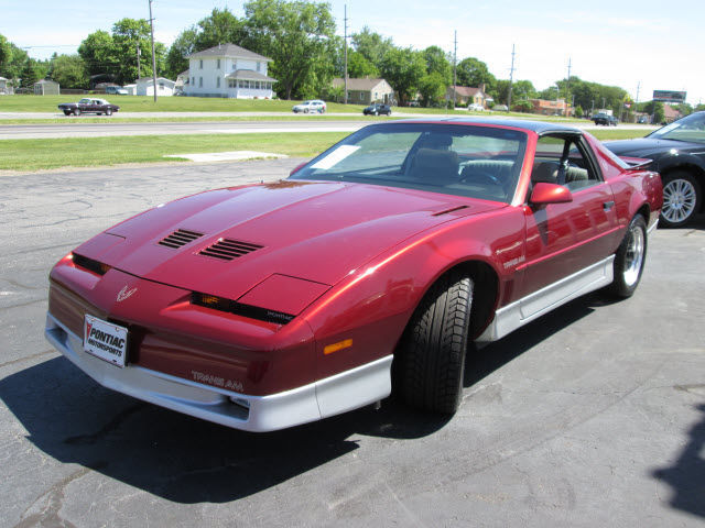1987 Pontiac Firebird Trans Am Coupe 2-Door - photo 3