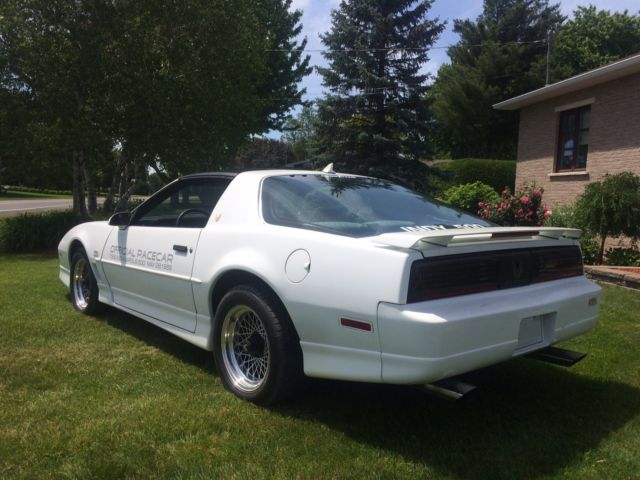 1987 Pontiac Firebird Trans Am Coupe 2-Door - photo 3