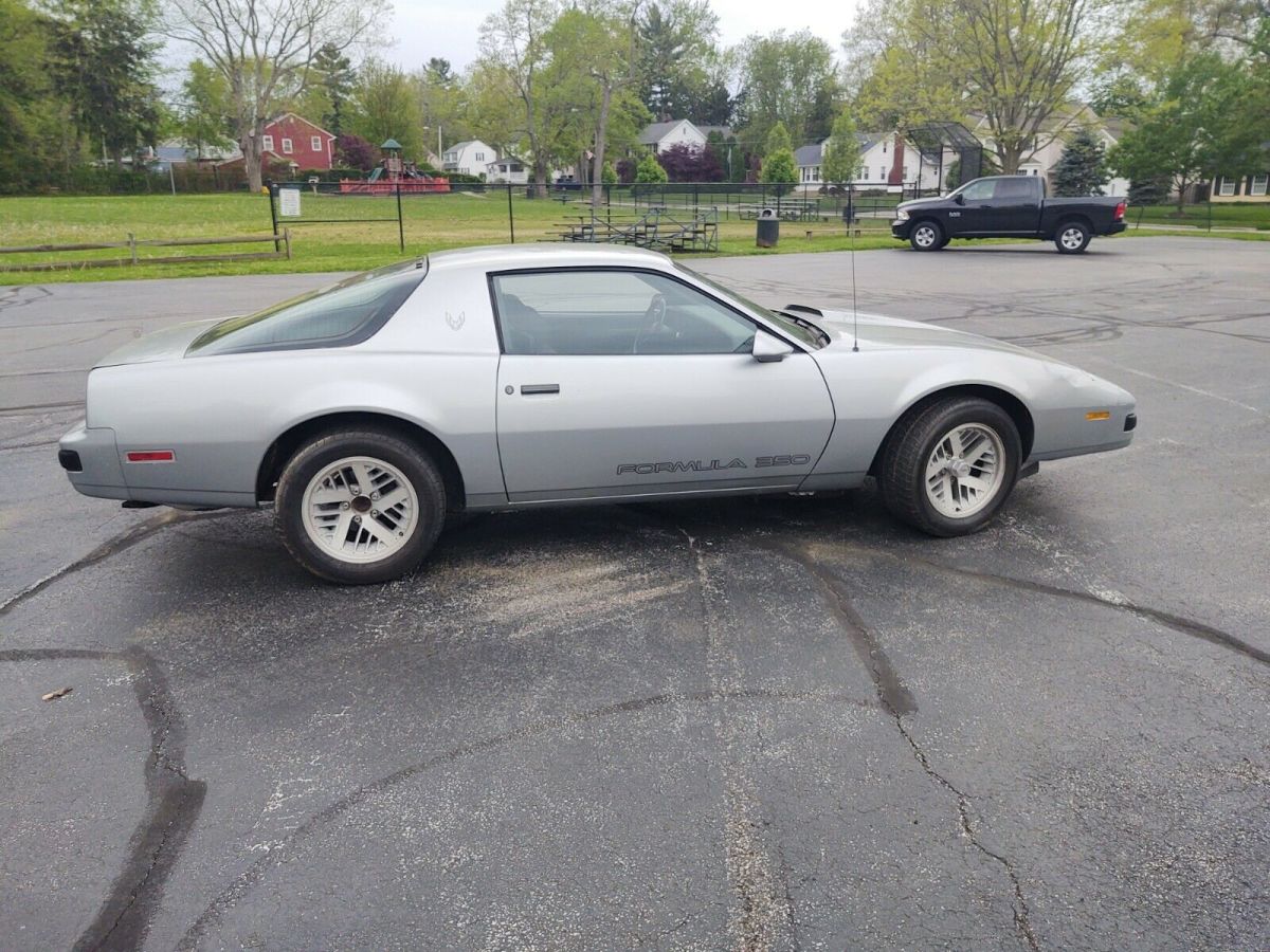 1987 Pontiac Firebird - photo 2
