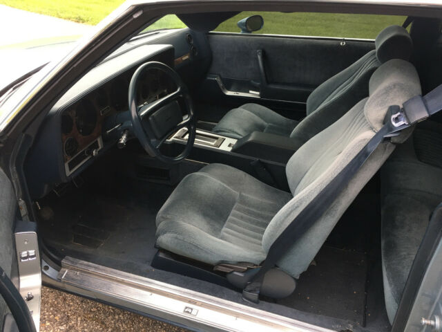 1987 Pontiac Grand Prix LE - photo 10