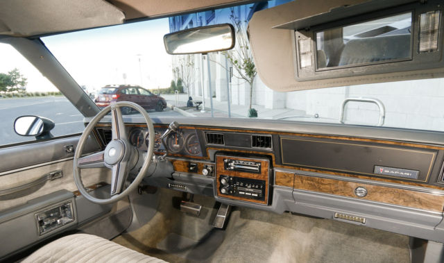 1987 Pontiac Bonneville Safari - photo 2