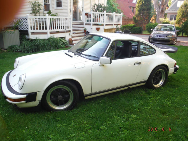 1987 Porsche 911 Carrera Coupe 2-Door 3.2L 1987 Porsche 911