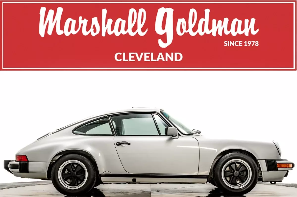 1987 Porsche 911 Carrera Coupe 3.2L SOHC Flat 6 5-Speed 1987 Porsche 911 Carrera
