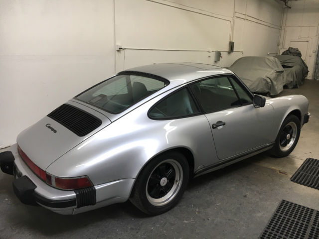 1987 Porsche 911 Sunroof Coupe 1987 Porsche 911