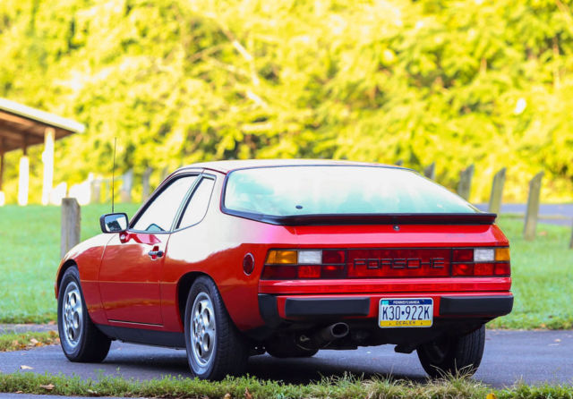 1987 Porsche 924 924 Manual 2DR Coupe 5 Speed Manual 46K mi Collectible CARFAX - photo 4