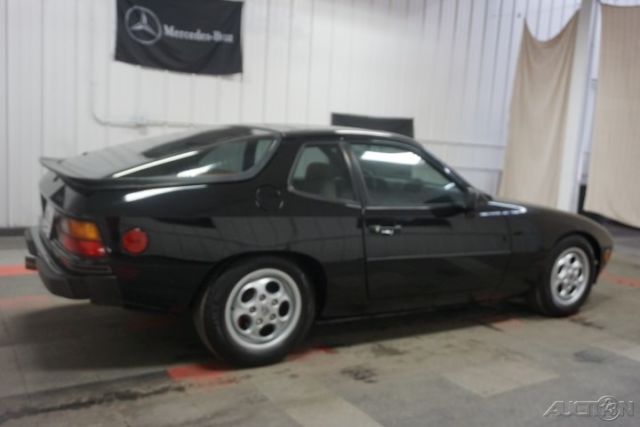 1987 Porsche 924 S - photo 7