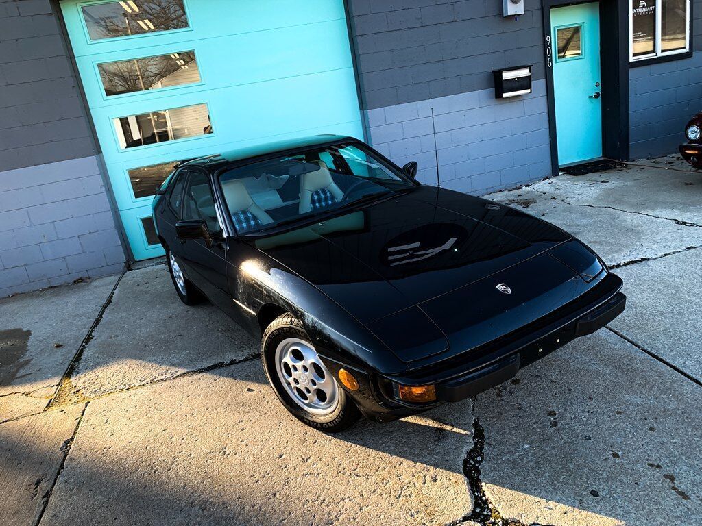 1987 Porsche 924 S 2dr Hatchback - photo 2