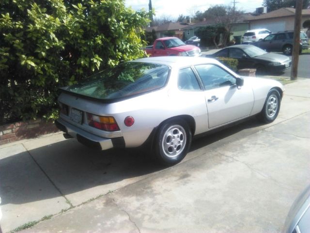 1987 PORSCHE 924 S CLASSIC WITH 60,541 MILES (THIS IS A PROJECT CAR NOT RUNNING) 1987 Porsche 924
