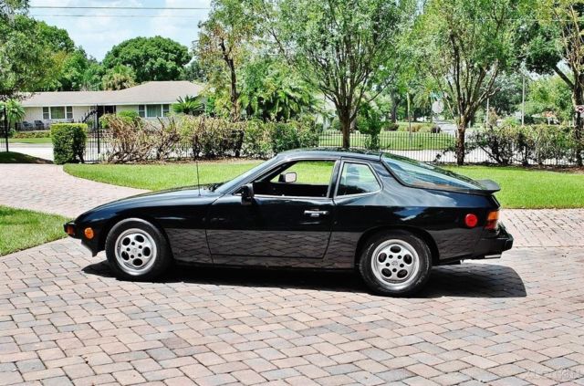 1987 Porsche 924 S Hatchback - photo 13