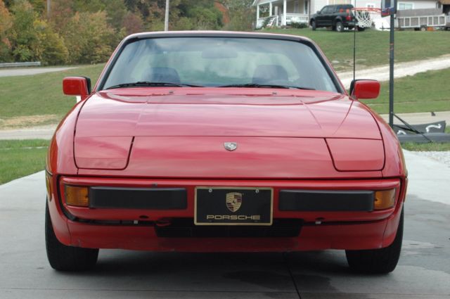1987 Porsche 924S - Low Miles! 1987 Porsche 924 S
