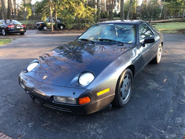 1987 Porsche 928 S4
